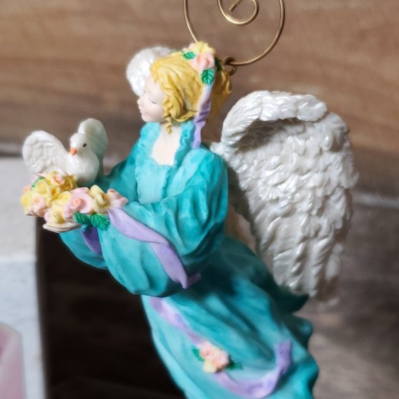 1999 HallMark Keepsake Ornament Inspirational Angel - Picture 8 of 10